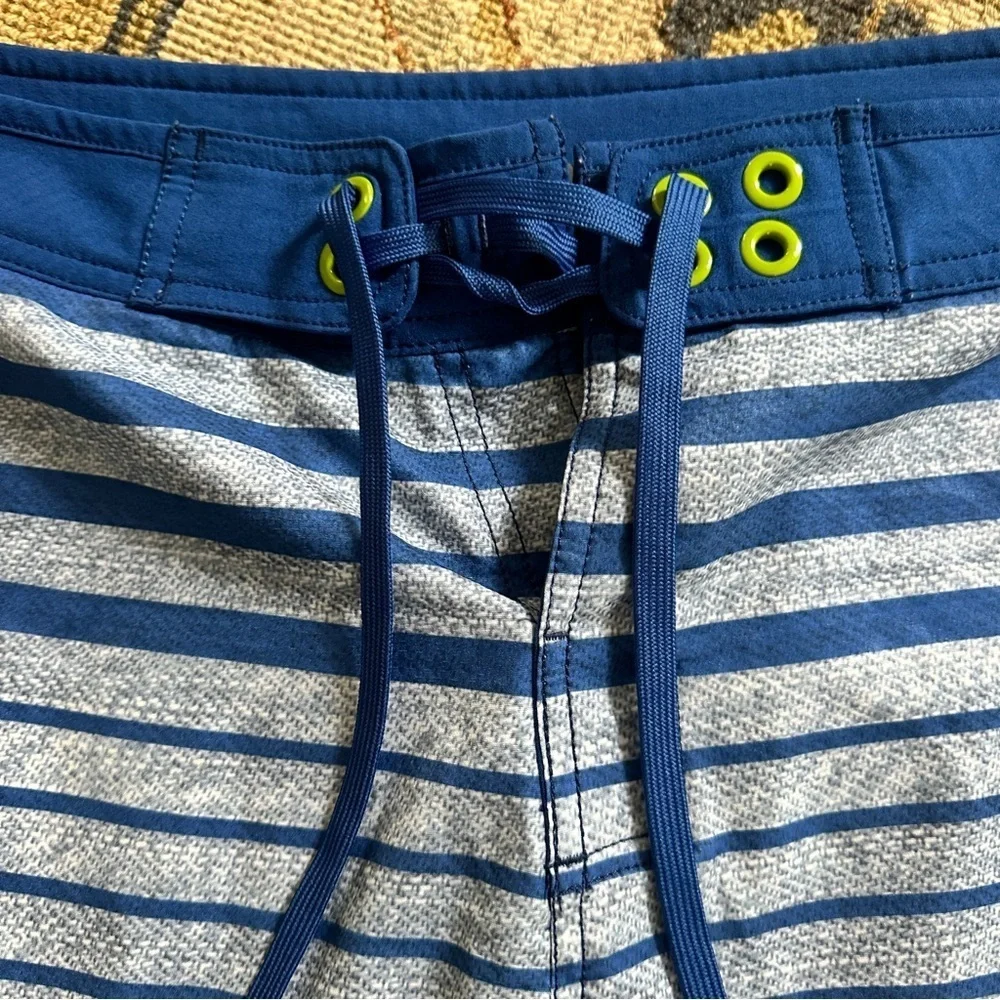 Mens The North Face Blue Striped Shorts sz 38